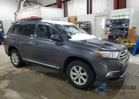 2011 Toyota Highlander Base из США, поврежденный, VIN 5TDBK3EH3BS072037